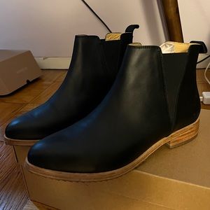 Nisolo Black Chelsea Boots, New, size 9.0 women